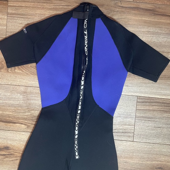 O'Neill women’s size 6 wetsuit - Picture 9 of 10